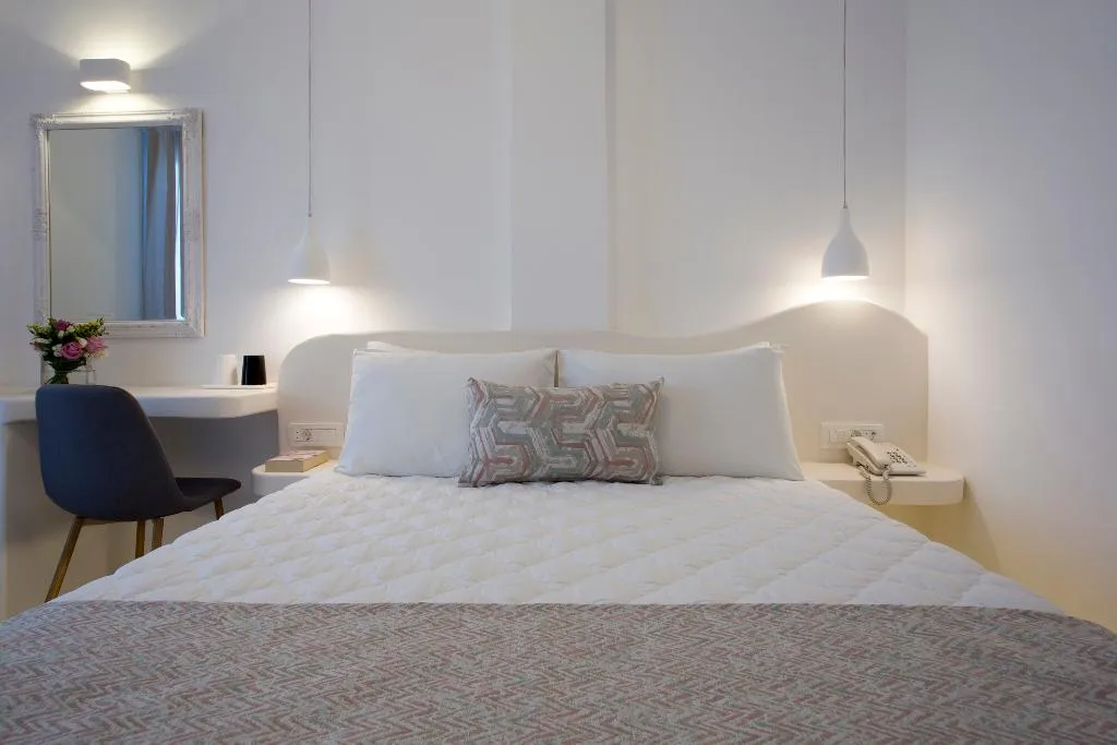 Double or Twin STANDARD Room, Alexandra, Santorini