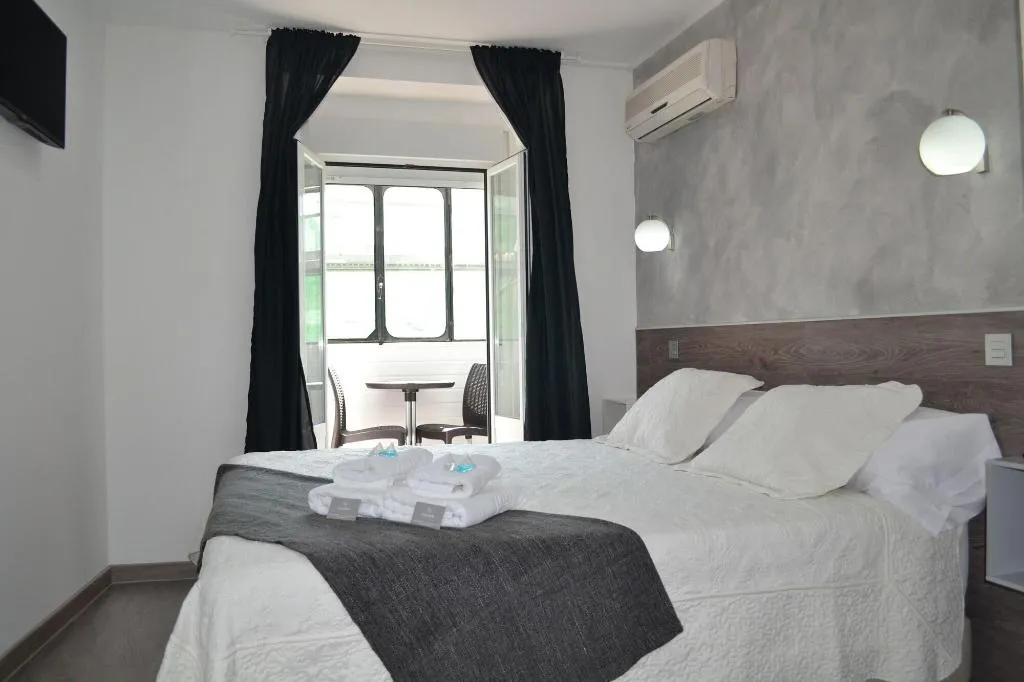 Room, Hostal Meyra, Madrid