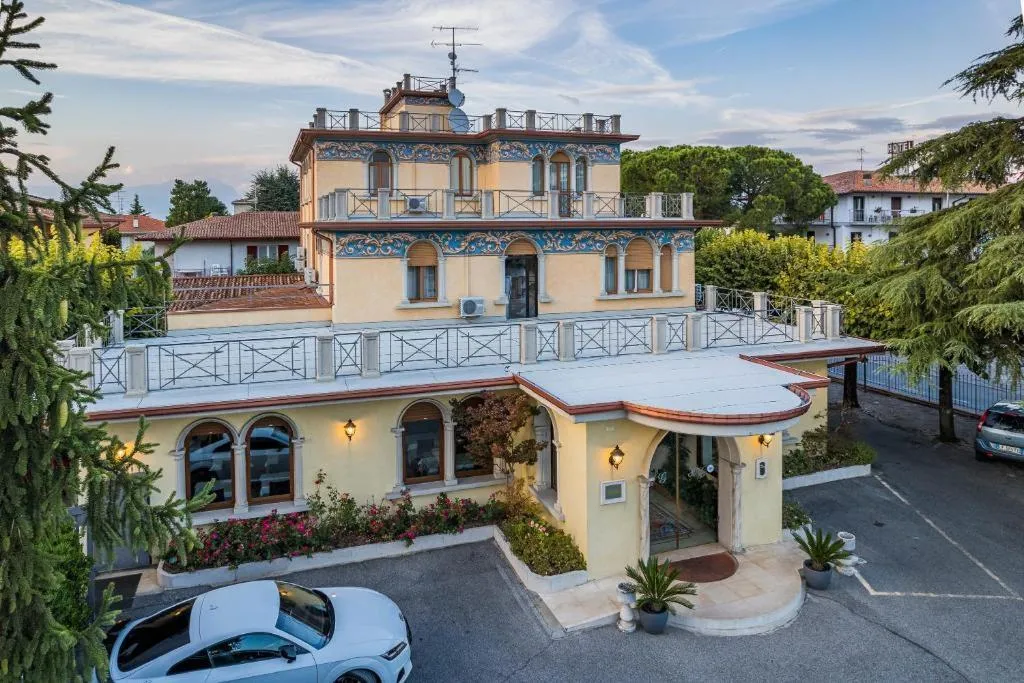 General view, Hotel Gardenia Sirmione, Milan