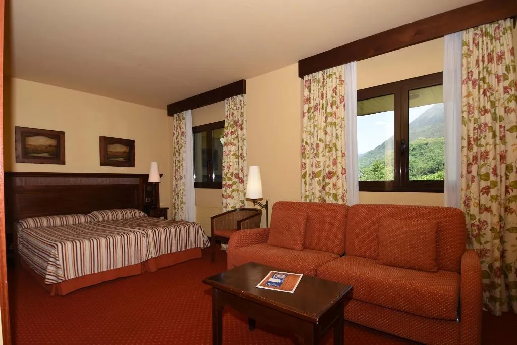 QUADRUPLE STANDARD Room, RVHotels Tuca, Costa Brava