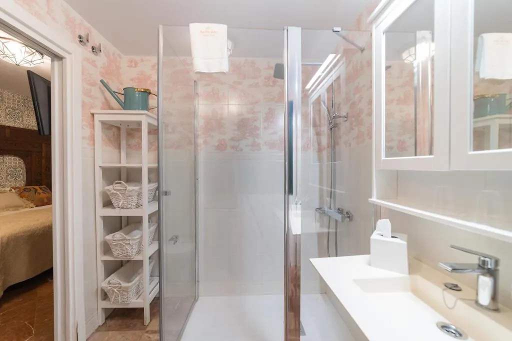 Room, Rey Don Pedro Luxury Home, Seville