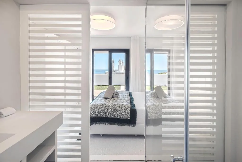 VILLA TWO BEDROOMS Room, Shantivillas, Algarve