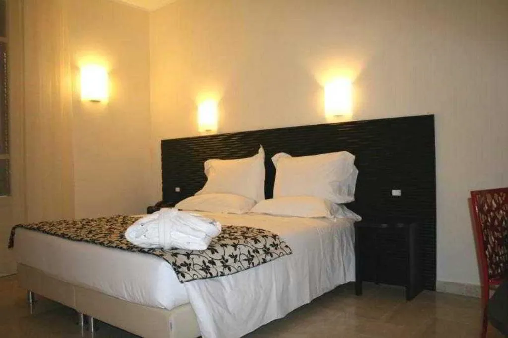 Room, Garibaldi, Palermo