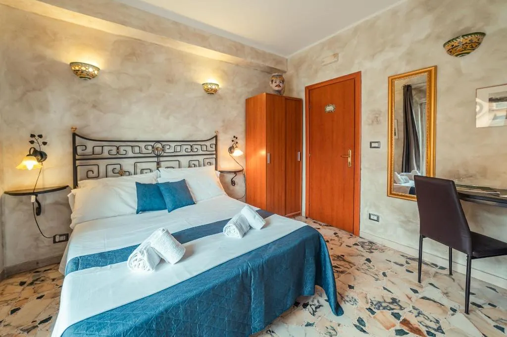 Room, B&B Marranzano, Catania
