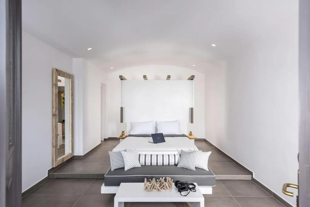 Room, Caldera Memories, Santorini