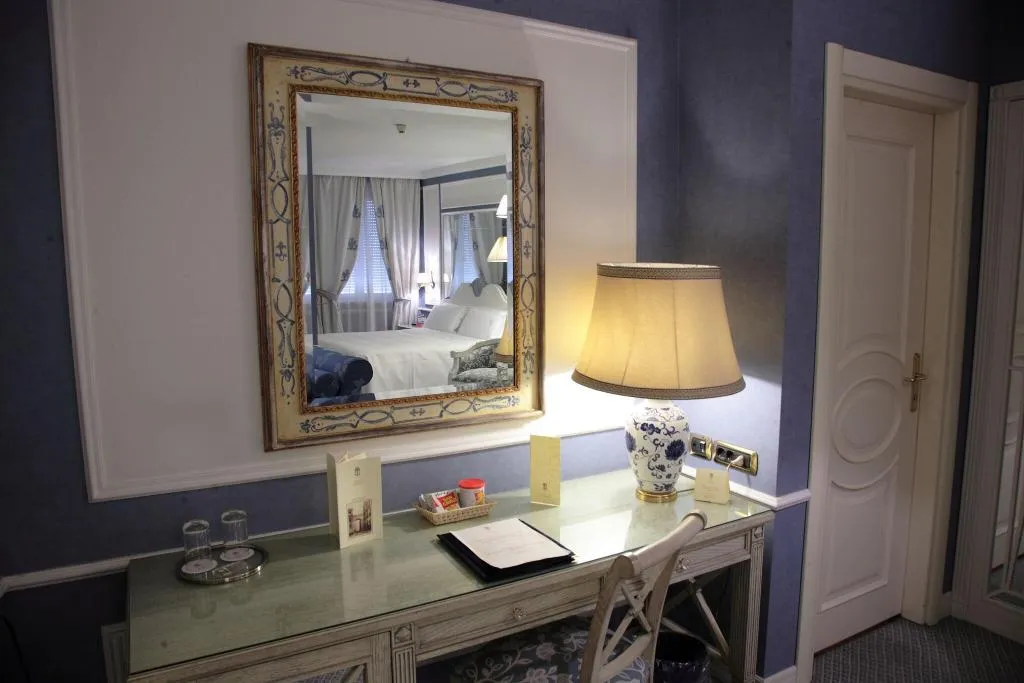 JUNIOR SUITE WITH JACUZZI Room, Palazzo Alabardieri, Naples