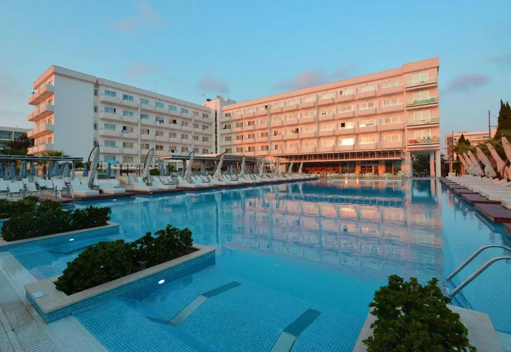 Pool, Nestor, Cyprus