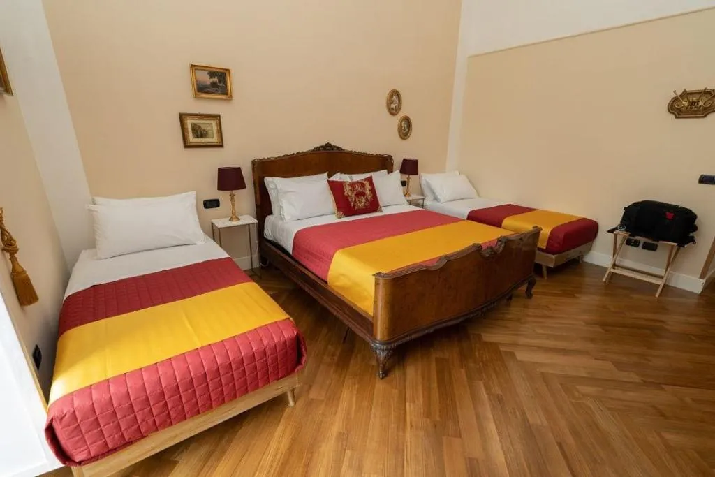 Room, Moon Luxury Rooms & Apartments, Naples
