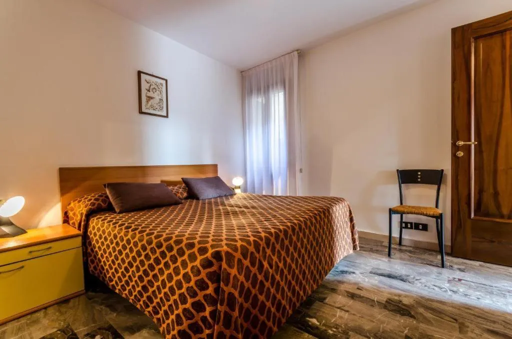 DOUBLE ECONOMY WITH SHARED BATHROOM Room, Hotel Ariel Silva, Venice