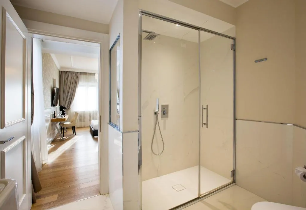 Room, Luxury Suite Milano Duomo, Milan