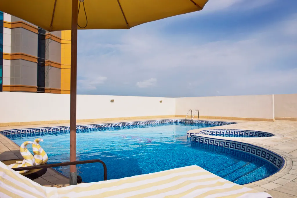 Pool, Time Topaz Hotel Apartments, Dubai