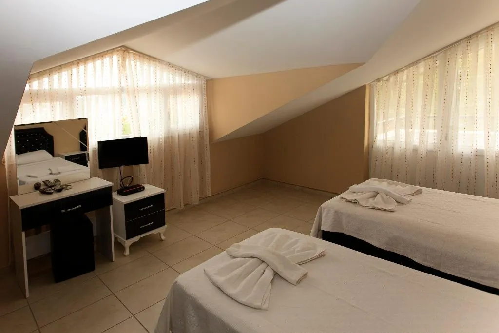 Room, Green Peace, Dalaman