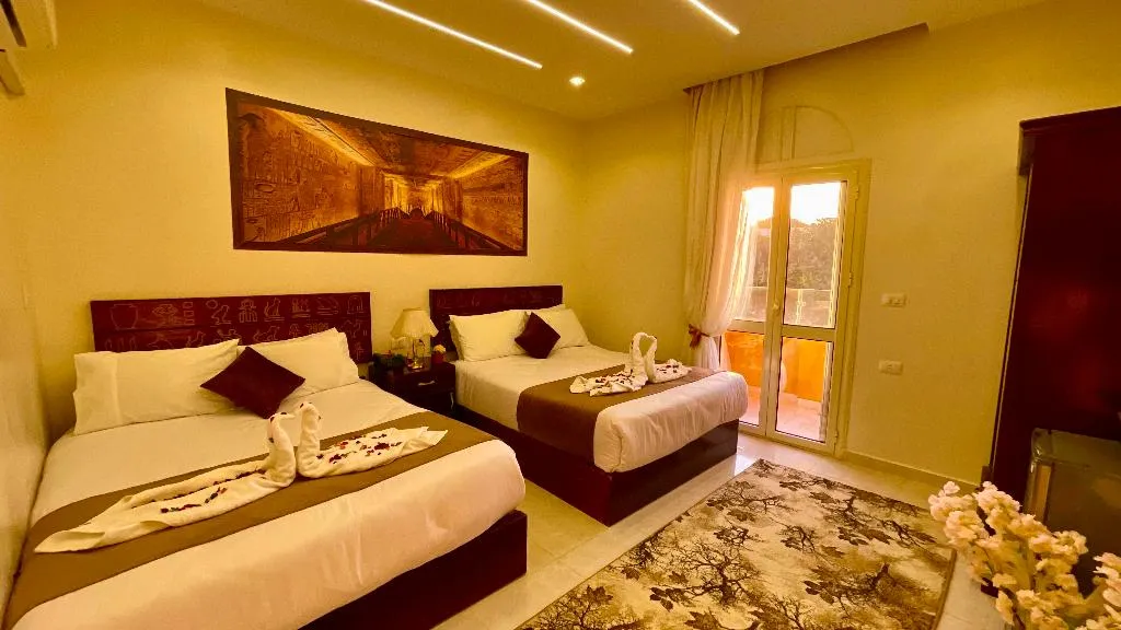 QUADRUPLE TWO BEDS Room, Nemes Pyramids View Inn, Cairo