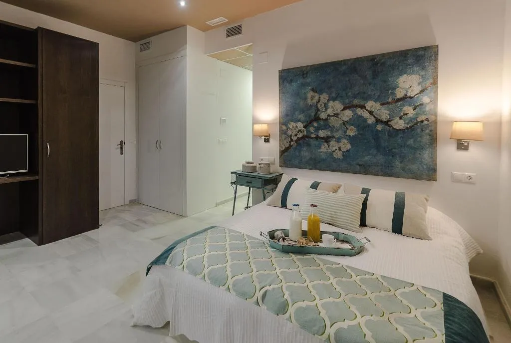 Room, Luces De Catedral, Costa Blanca