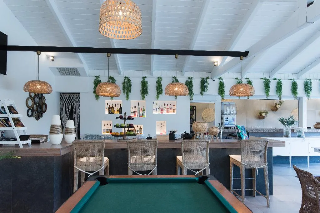 Bar, Mirage Studios, Crete