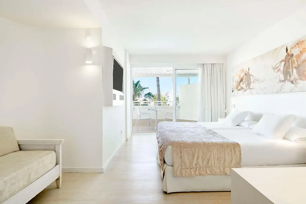 TRIPLE STANDARD Room, Iberostar Waves Cristina, Majorca