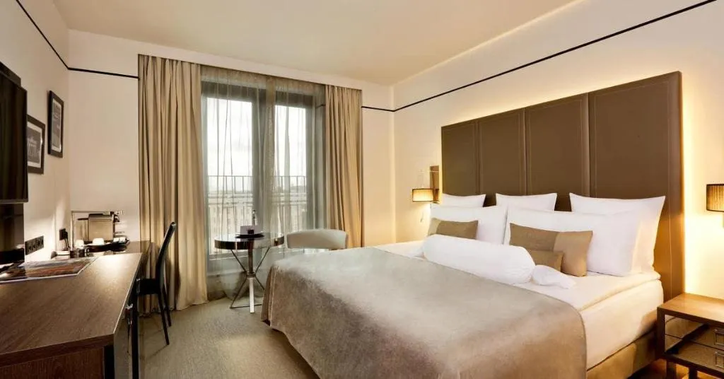 DOUBLE SUPERIOR Room, Melia Berlin, Berlin