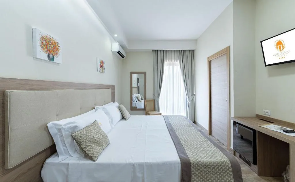 Room, Hotel Del Sole, Naples