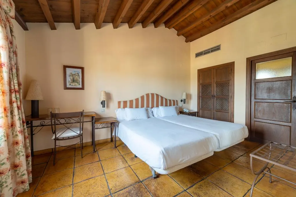 Room, Hotel Cigarral De Caravantes, Madrid
