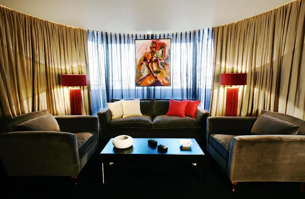 JUNIOR SUITE STANDARD Room, Puerta America Madrid, Madrid
