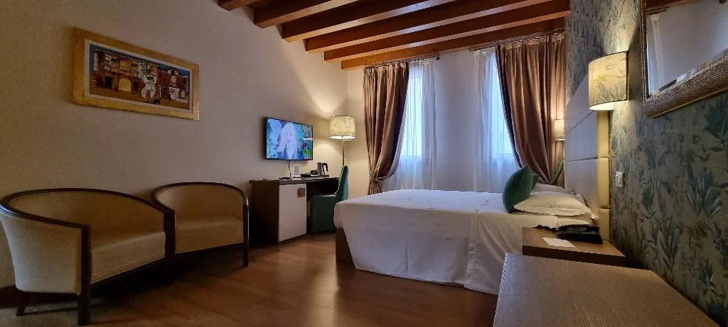JUNIOR SUITE SUPERIOR CAPACITY 3 Room, Unaway Ecohotel Villa Costanza Venezia, Venice