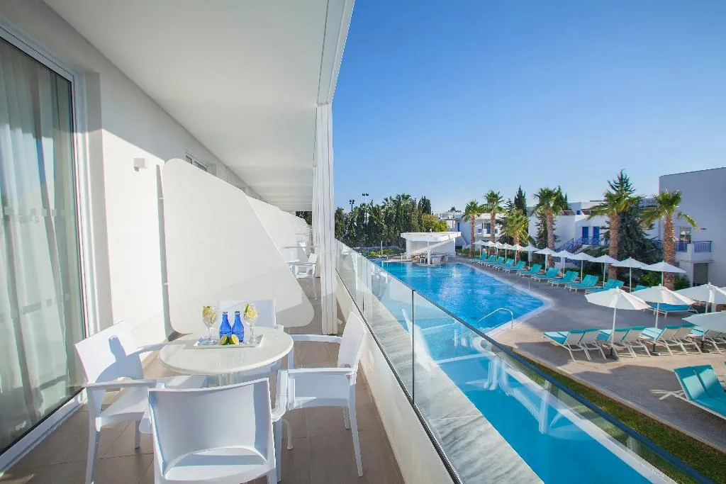 SUITE POOL VIEW Room, Aliathon Resort, Cyprus