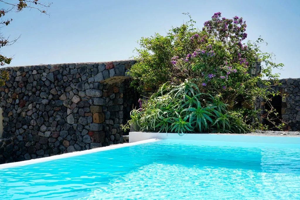 VILLA THREE BEDROOMS WITH PRIVATE POOL Room, Santorini Heritage Villas & Mansions, Santorini