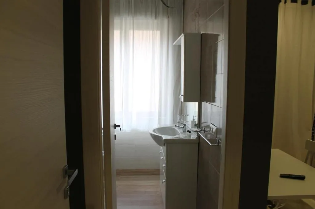 Room, B&B Madonna della Via, Catania