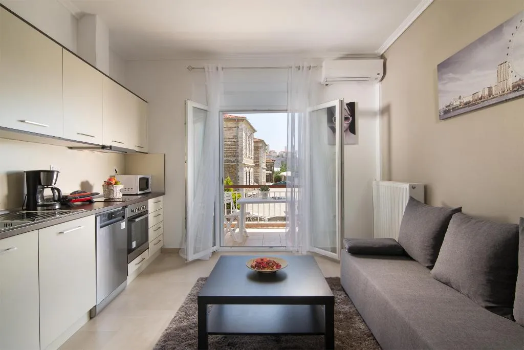APARTMENT CAPACITY 6 Room, Michalis Apartments, Thessaloniki