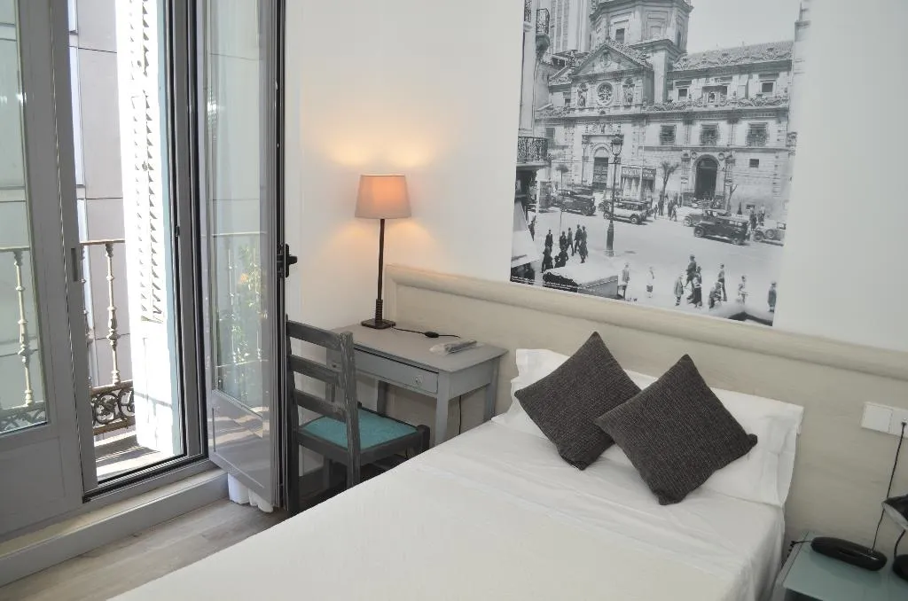 SINGLE STANDARD Room, San Lorenzo, Madrid