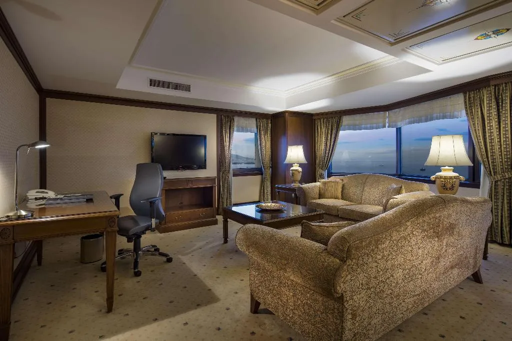 SUITE EXECUTIVE Room, Hilton Izmir, Izmir
