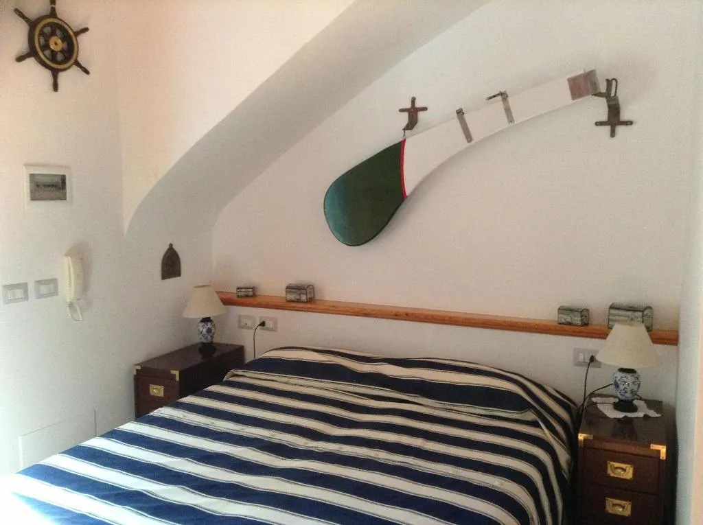 Room, B&B La Zagara, Naples