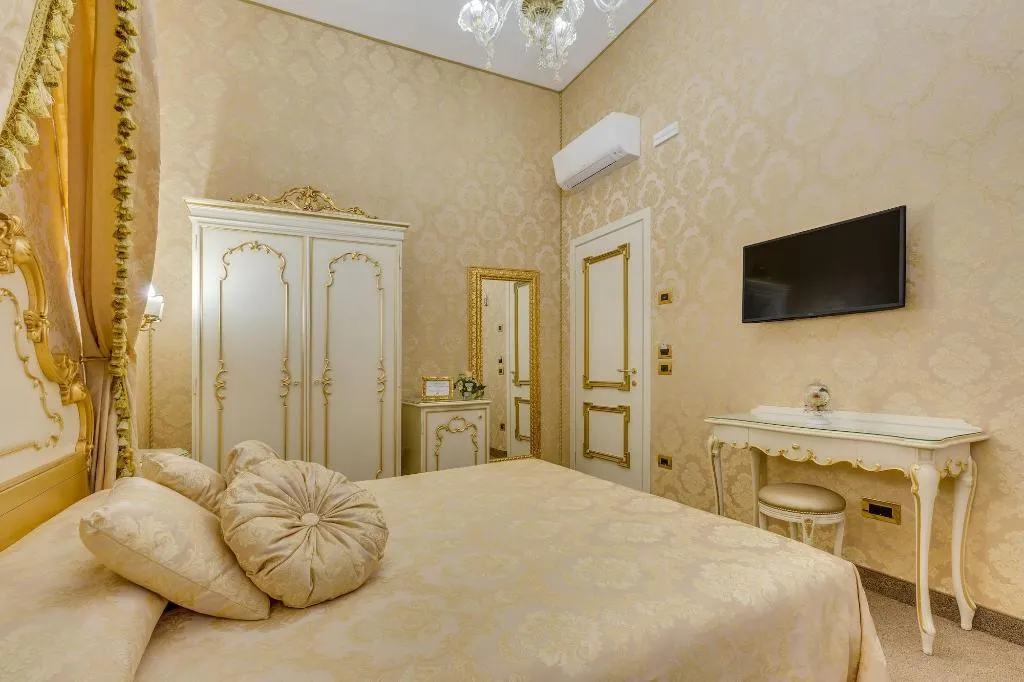 Room, Residenza Veneziana, Venice