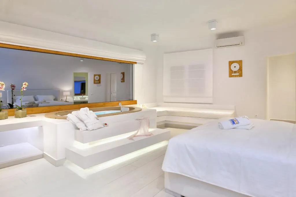 VILLA FIVE BEDROOMS WITH PRIVATE POOL Room, Saint John Hotel Villas & Spa, Mykonos