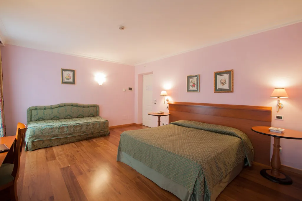 TRIPLE STANDARD Room, Ateneo Garden Palace, Rome