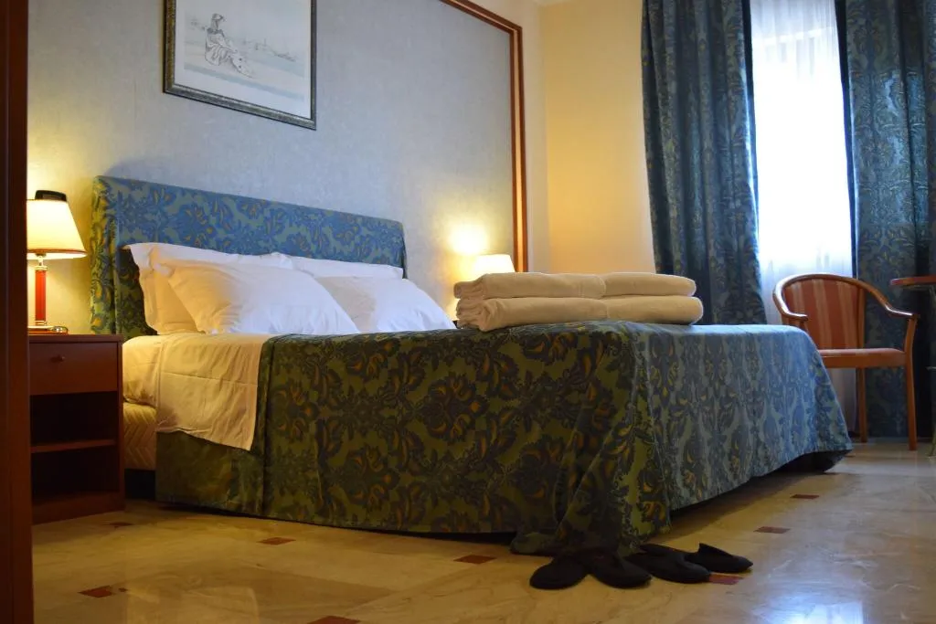 Room, Hotel Palace 2000, Rome