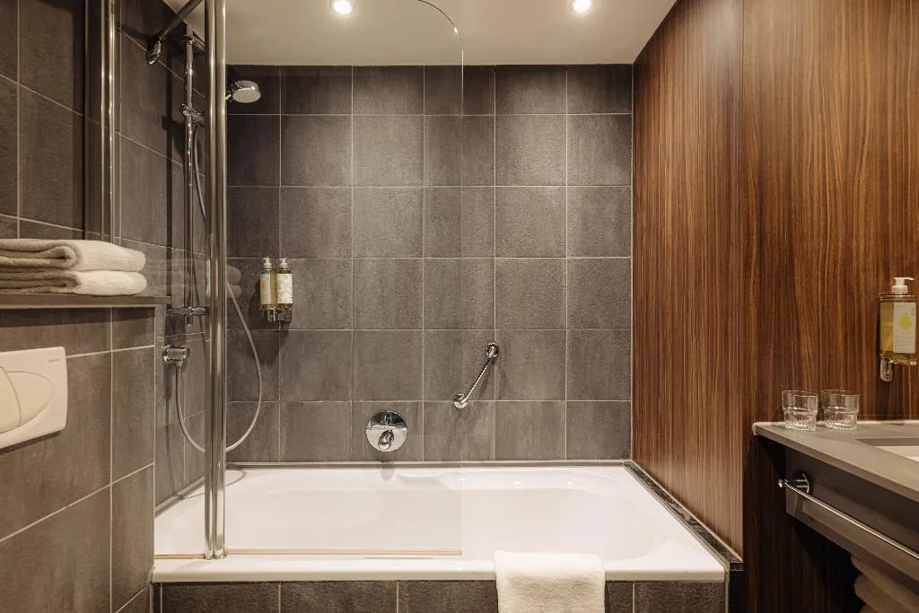 QUADRUPLE EXECUTIVE Room, NYX Hotel Amsterdam Rembrandt Square, Amsterdam