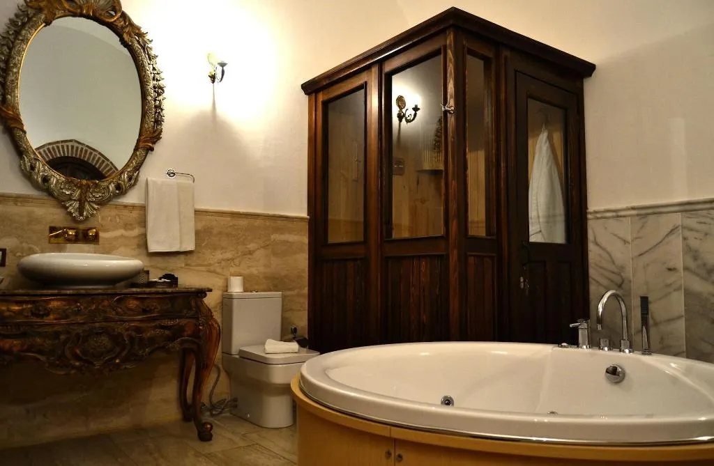FAMILY ROOM TWO BEDROOMS ONE BATHROOM Room, Cesme Kanuni Kervansaray, Izmir