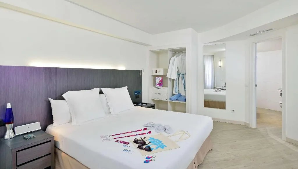 JUNIOR SUITE STANDARD Room, Sol House Mallorca, Majorca