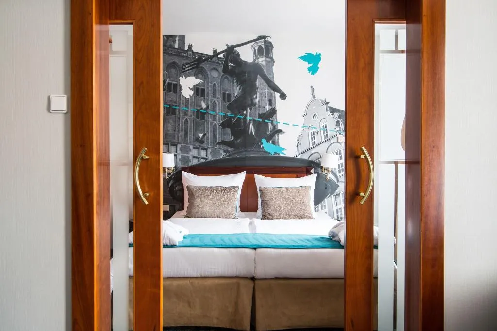 JUNIOR SUITE KING SIZE BED Room, Hanza Hotel, Gdansk