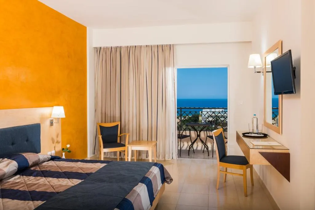 Room, Grand Hotel Holiday Resort, Crete