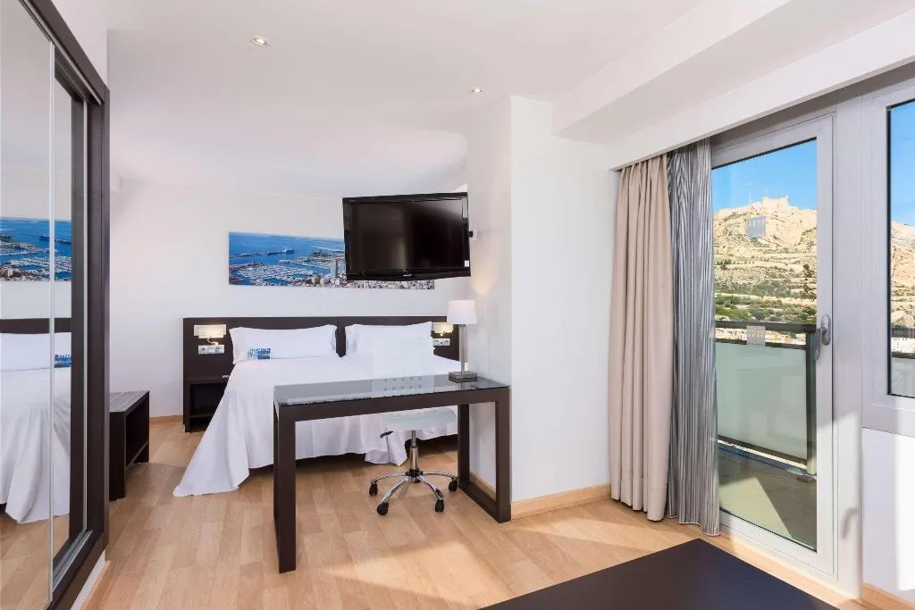 Room, Hotel Alicante Gran Sol Affiliated by Melia, Costa Blanca
