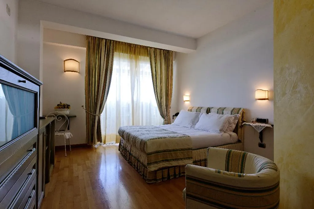 DOUBLE SUPERIOR SIDE SEA VIEW Room, Hotel Villa Poseidon, Naples