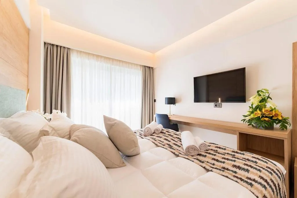 Room, Acandia, Rhodes