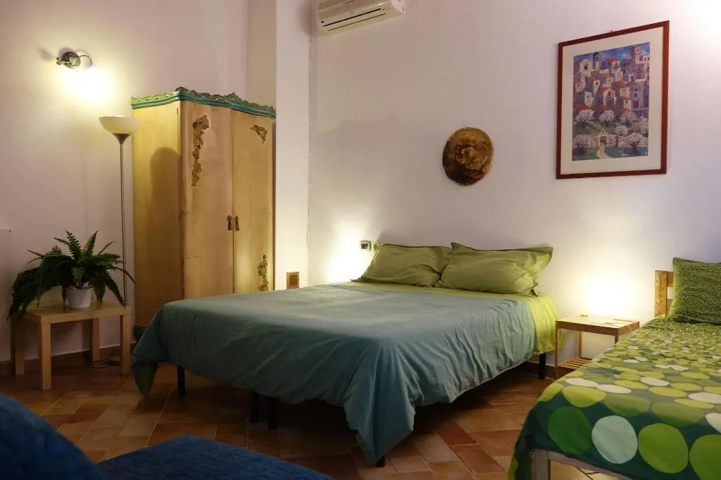Room, Arco Ubriaco, Catania