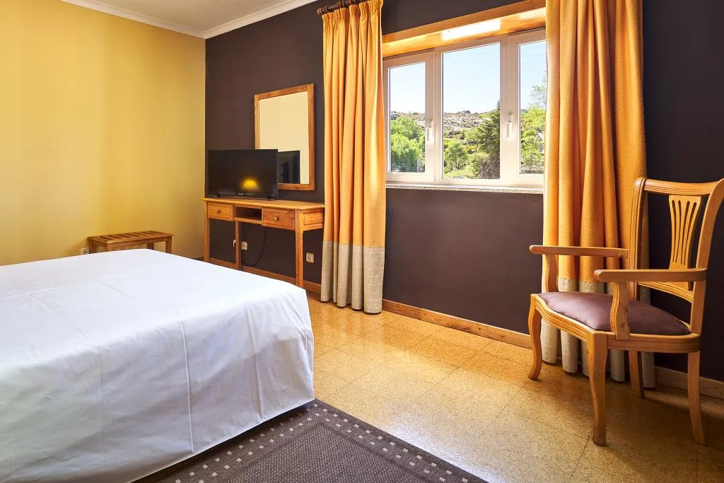SINGLE MOUNTAIN VIEW Room, Hotel Castrum Villae, Porto