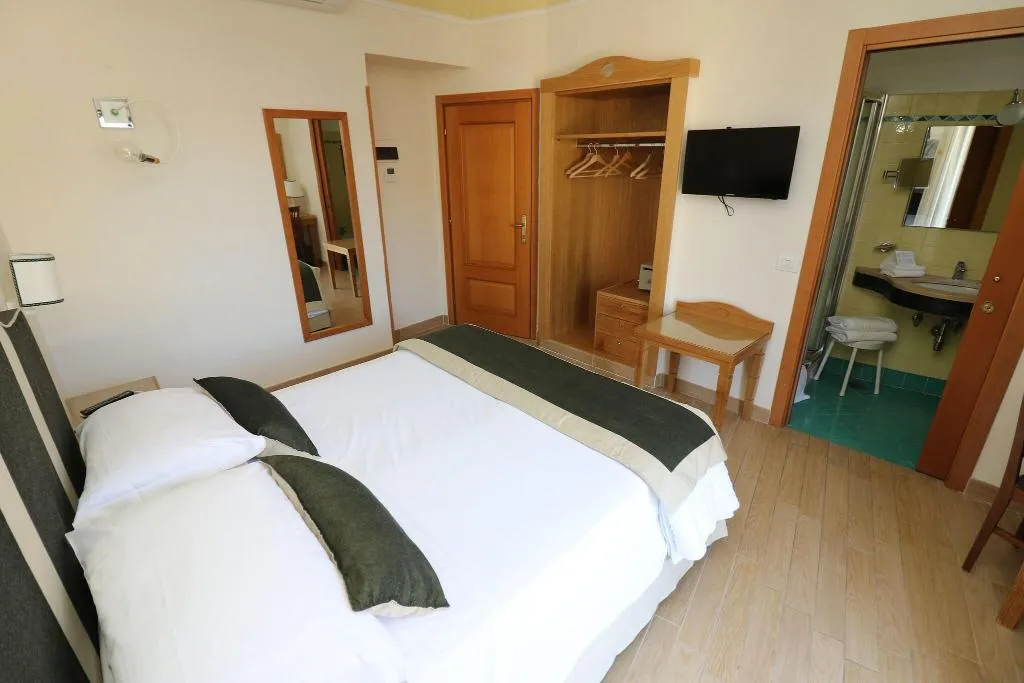 TWIN ECONOMY Room, Tourist, Naples