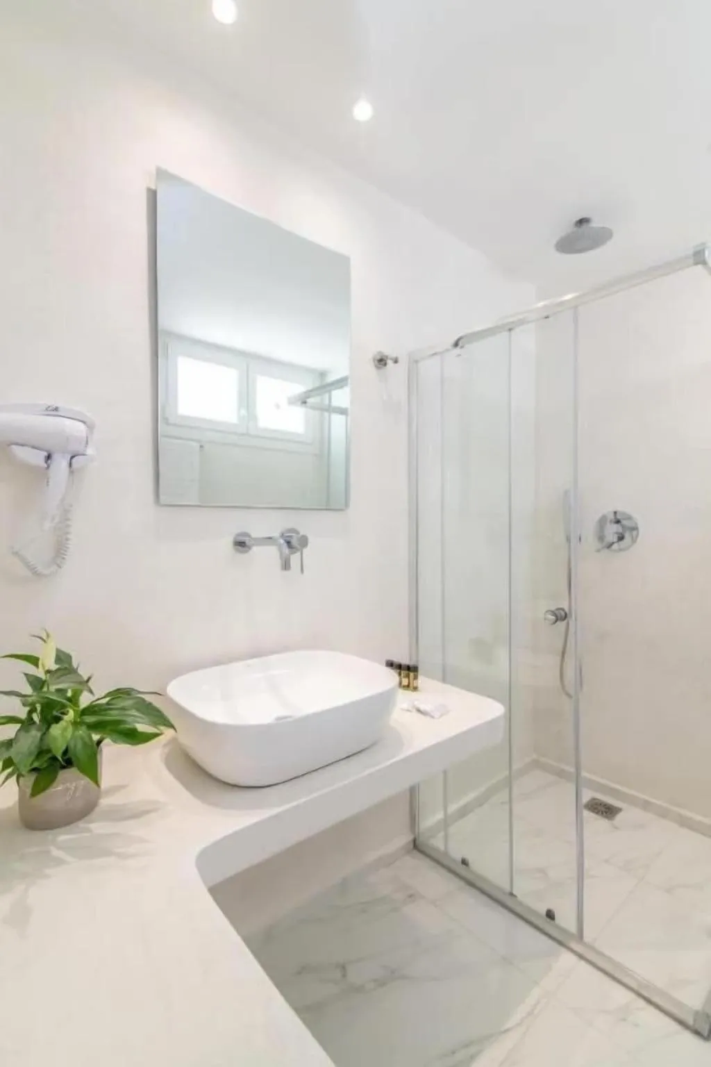 Room, Nama, Mykonos