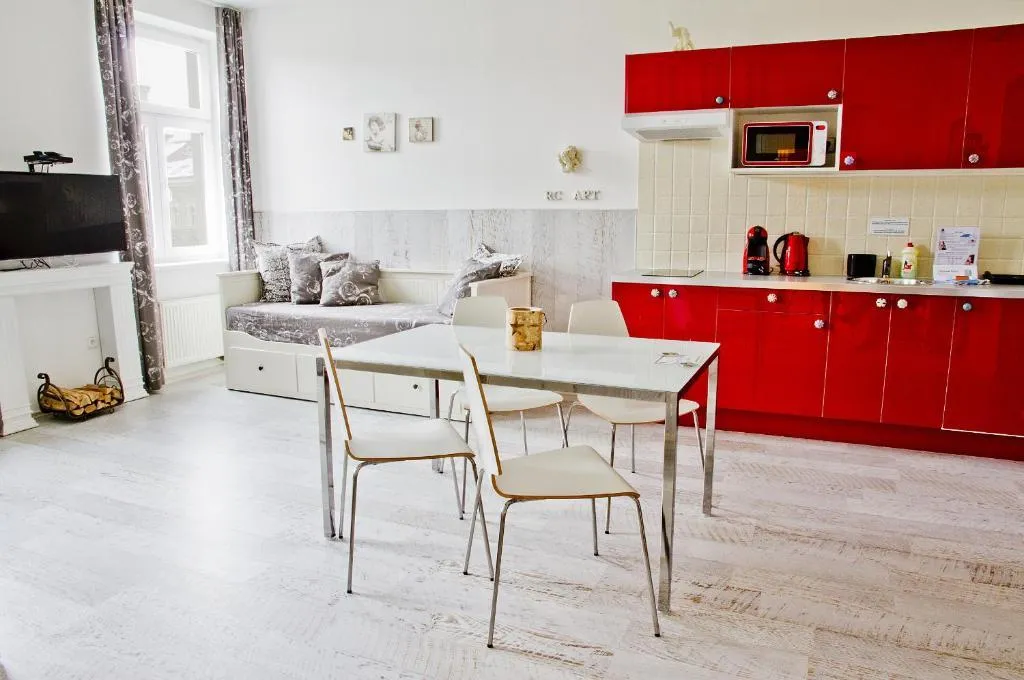 APARTMENT CAPACITY 6 Room, Royal Court Legerova, Prague