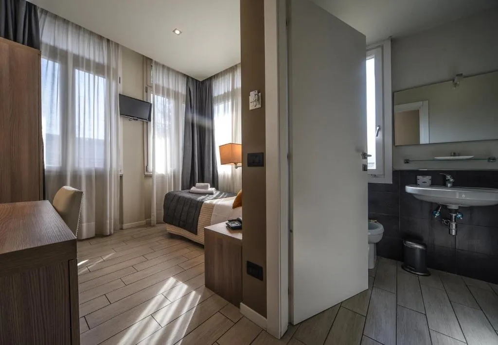 General view, Hotel Zara Milano, Milan
